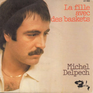 La fille avec des baskets